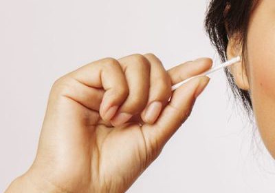 Cera de ouvido: o que é e como tirar seu excesso